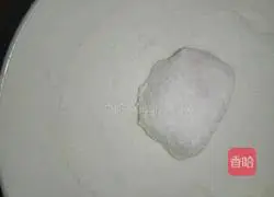 Illustration of making handmade strawberry glutinous rice balls 10