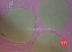 Illustration of how to make hot noodles with kidney beans and pork buns 9