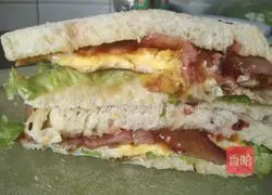 Illustration of making bacon sandwich 10