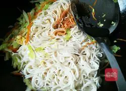 Eggs, cabbage and noodles Practice illustration 10