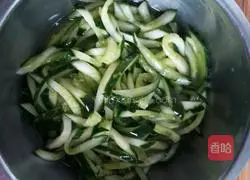 Illustration of how to make cucumber dumplings 4