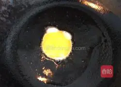 Illustration of how to make shrimp and beef fried rice 7