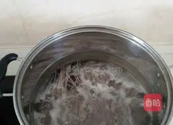 Illustration of how to make buckwheat noodles with meat sauce 2