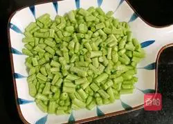 Illustration of how to make meatballs, beans and fried rice 2