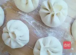 Illustration of how to make vegetarian buns 12