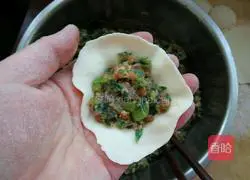 Illustration of making dumplings stuffed with celery 11