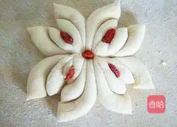 Illustration of how to make chrysanthemum steamed buns 9
