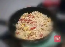 Illustration of how to make egg and vegetable fried rice 11