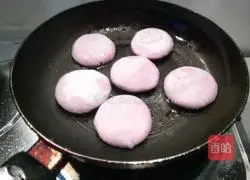 Purple Illustration of how to make potato glutinous rice cakes 7