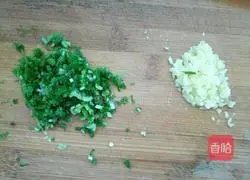 Illustration of how to make chive dumpling stuffing 2