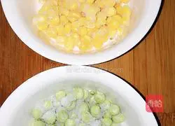 Illustration of how to make bacon and egg fried rice 4