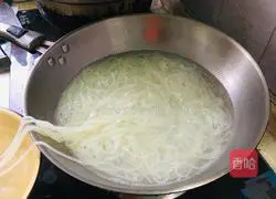 Illustration of how to make snail noodles 2