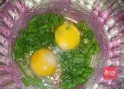 Illustration of making sour lai pancake 3