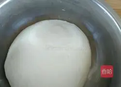 Illustration of how to make leek buns 1