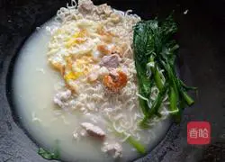 Illustration of how to make Dried Shrimp and Scallops and Lean Meat Noodle Soup 5