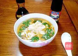 Illustration of how to make fresh meat Yuanbao wontons 19