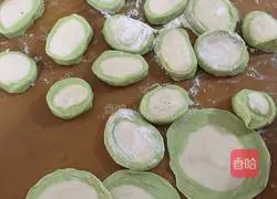 Illustration of making jade dumplings 3