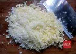 Illustration of how to make fresh cabbage meatloaf 2