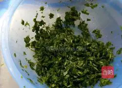 Illustration of how to make shrimp and water spinach buns 3