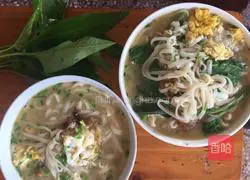 Illustration of how to make egg water spinach noodles 7