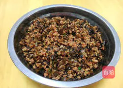 Illustration of how to make pork buns with pickled vegetables 9