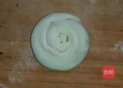 How to make scallion pancakes 7