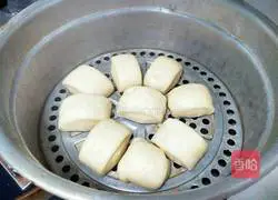 Illustration of how to make milk-flavored steamed buns 9