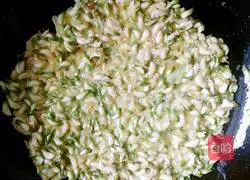 Cartoon Sophora Flower Egg Pancake Recipe Illustration 5