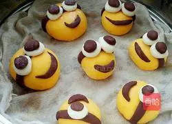 Illustration of how to make Minion Steamed Buns 18