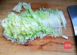 Illustration of making dumplings stuffed with cabbage 7