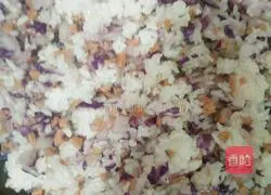 Illustration of how to make mixed vegetable fried rice 4