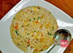 Illustration of how to make fried rice with scallop ham and sausage 5