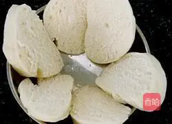 Illustration of how to make fried steamed buns 1