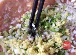 Illustration of how to make shepherd's purse wontons 4