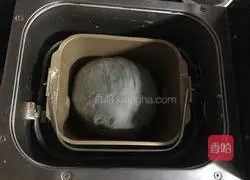 Illustration of how to make milky black sesame steamed buns 5