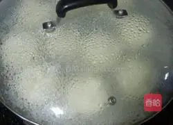 Illustration of how to make three fresh buns 7