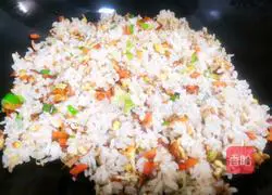 Illustration of how to make carrot and green onion fried rice 10