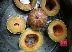 Pumpkin steamed buns Illustration of how to do it 1