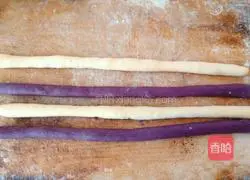 Illustration of how to make two-color hydrangea steamed buns 12