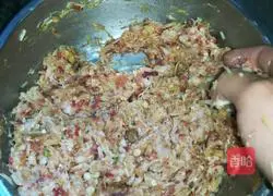 Illustration of how to make enoki mushroom and pork wontons 6