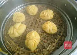 Illustration of how to make colorful steamed buns (pumpkin noodles) 16