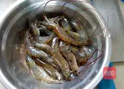 Illustration of how to make shrimp and water spinach buns 4