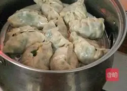 Illustration of how to make leek dumplings 20