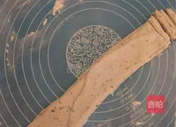 Illustration of making dragon fruit noodles 5