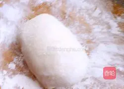 Illustration of how to make oil-rolled steamed buns 9