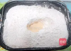 Illustration of how to make red bean milk steamed buns 6