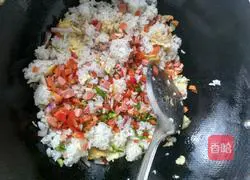 Illustration of how to make colorful egg fried rice 6