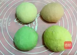 Illustration of how to make Angry Birds Steamed Buns 1