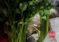 Illustration of how to make celery dumplings 1