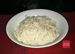 Illustration of how to make soybean paste noodles 5